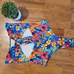 One piece swim with cut out. NEW!